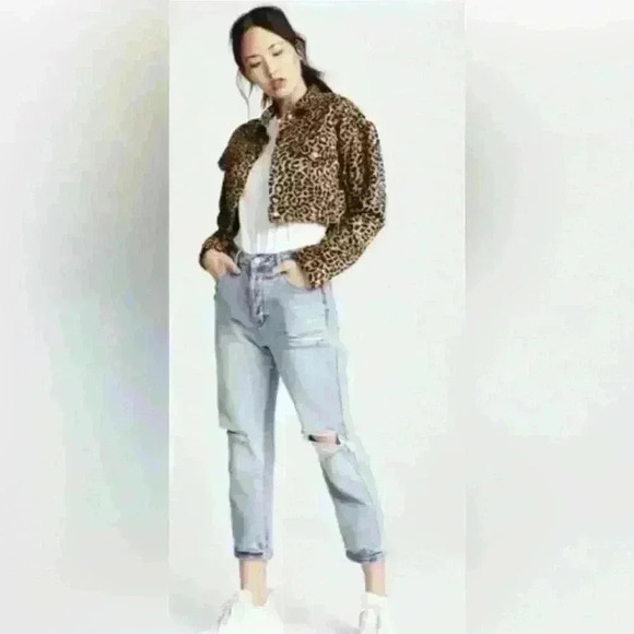 NWT Kylie and Kendall The icon high rise Distressed high rise jeans ❤️ - Picture 2 of 9